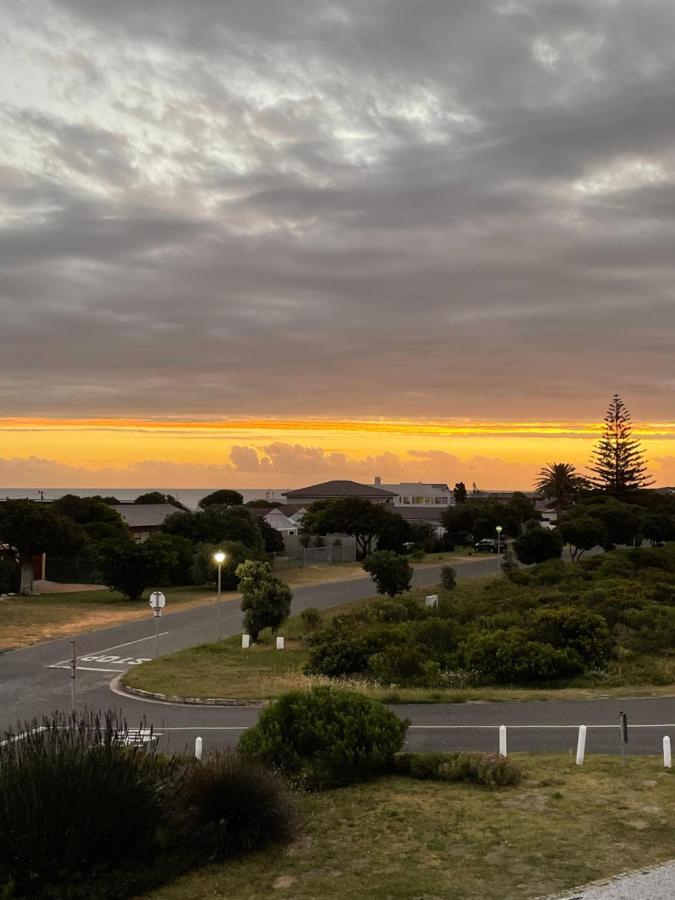 2 On Third Avenue Appartement Hermanus Buitenkant foto